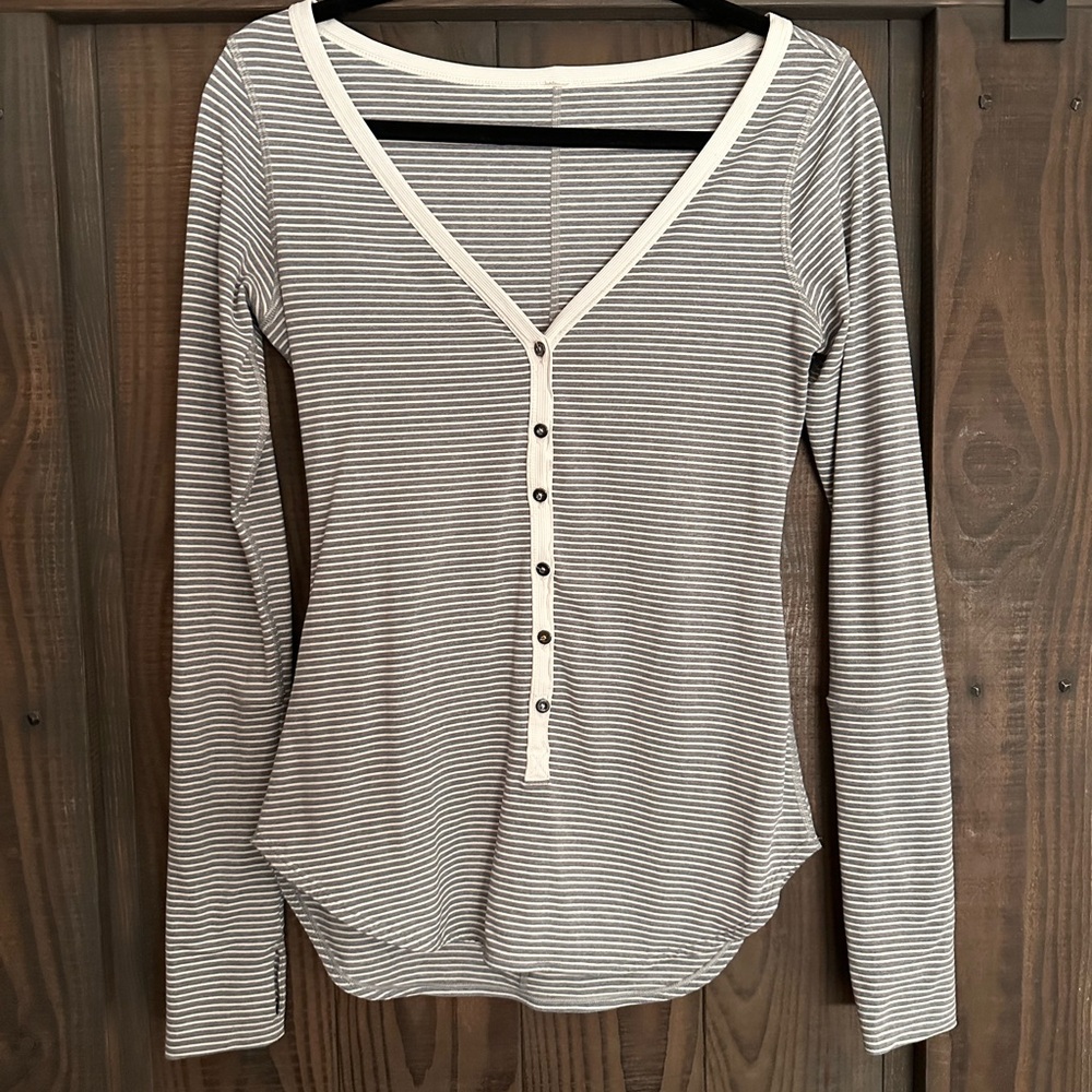 Lululemon Awesoma Henley Shirt